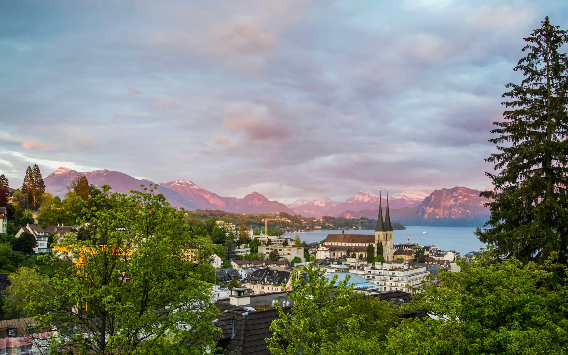Panorama su Lucerna e le sue case storiche