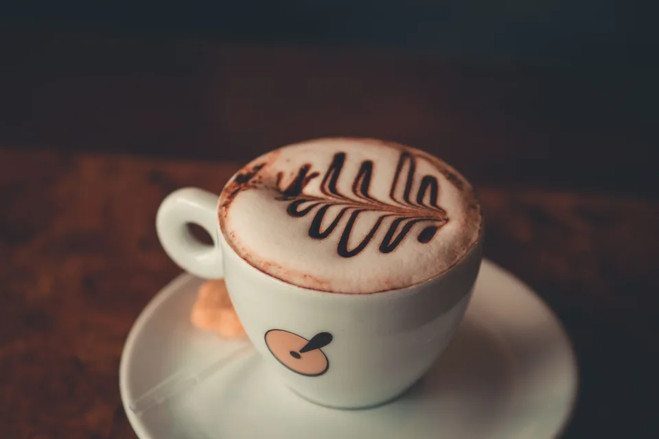BookNoFees: Foto di esempio: Cappuccino con un disegno a forma di cuore