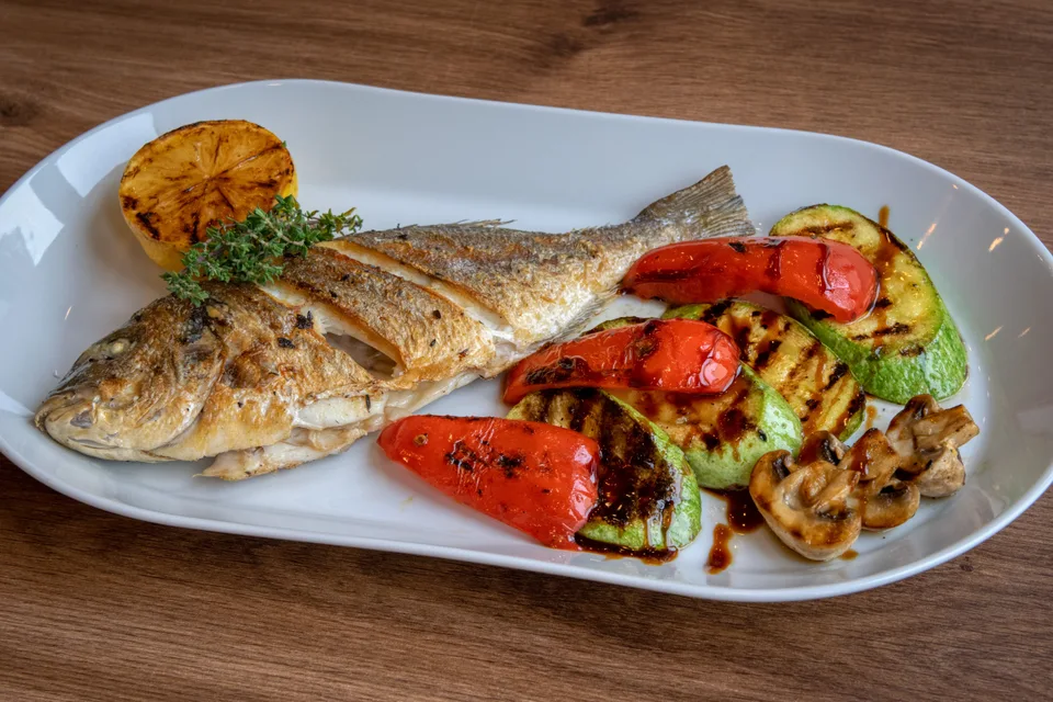 BookNoFees: Foto di esempio: Pesce alla griglia